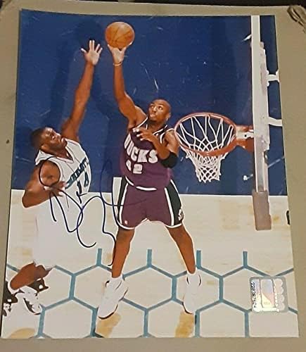 Vin Baker Milwaukee Bucks חתום קובץ צילום חתימה 8x10 COA כדורסל NBA - תמונות NBA עם חתימה